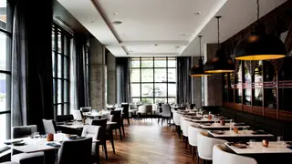 A photo of Tavola Italian Kitchen & Bar at Elliot Park Hotel restaurant