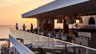 Una foto del restaurante The View - 7Pines Resort Ibiza