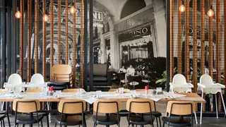 A photo of Balthazar Cafe restaurant