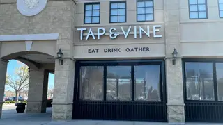 Foto von Tap and Vine - Charlotte Restaurant