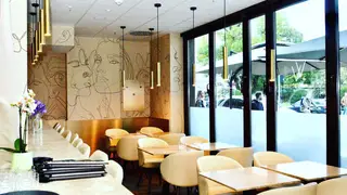 A photo of Victor & Victoria Restaurant - Bar - Bistro restaurant
