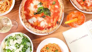 Een foto van restaurant La Pizza & La Pasta - Eataly Boston