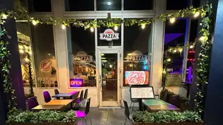 A photo of Pizza Pazza restaurant