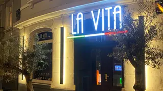 A photo of LaVita due restaurant