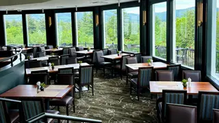 Une photo du restaurant Ledges at White Mountain Hotel