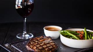 STEAK & WINE $49 | Wednesdays張相片