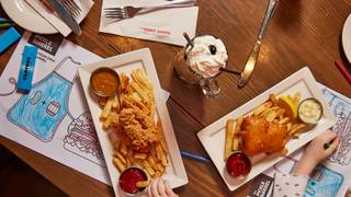 Kids Eat FREE* every Tuesday! foto