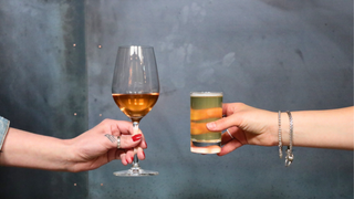 Wine vs. Beer: The Ultimate Summer Showdown foto