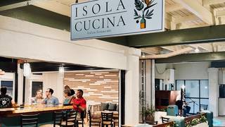 ISOLA CUCINA HAPPY HOUR | Drinks and Dinner foto
