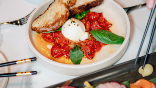 写真（Mother's Day 3 course set menu $159 per person.）