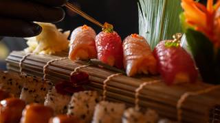 Adult sushi making class & bottomless prosecco foto