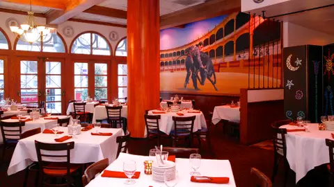 Perfect Chicago Summer Starts At RL Restaurant