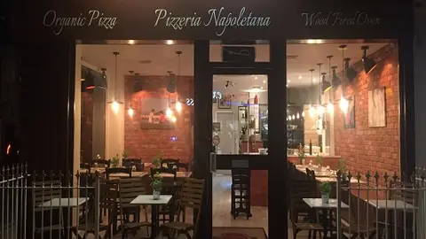 Pizzeria La Margherita Pizza Siciliana senza acciughe Reviews