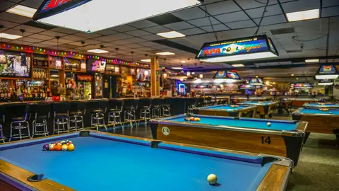 Houston Pool - CLICKS Billiards - Billiards, Games, Sports, Bar & Grill -  Sports Bar