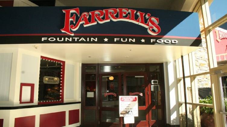 Restaurant Review: Farrell's Ice Cream Parlor - Highlander