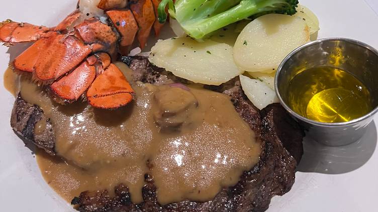 51454373 Bistro 11