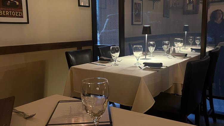 57640196 La Violetta Restaurant