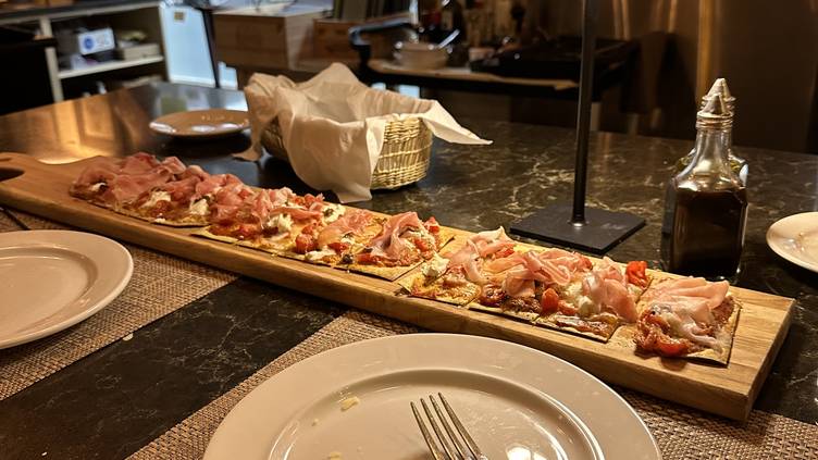 59346448 La Violetta Restaurant