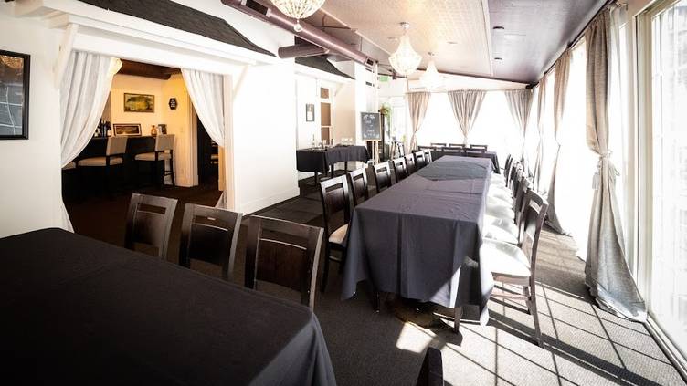 47634333 Martini's Bistro