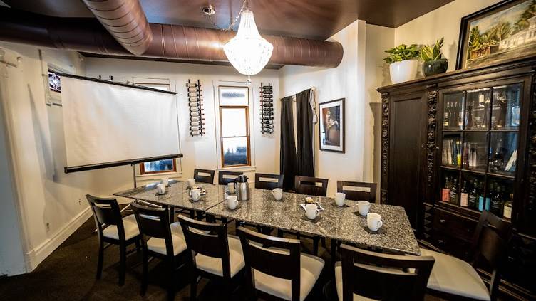 47634336 Martini's Bistro