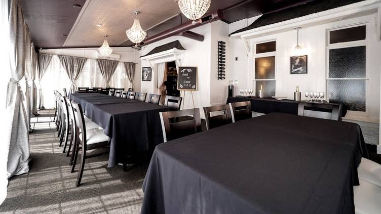 47634340 Martini's Bistro