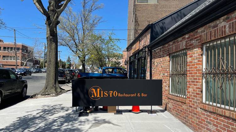 Misto Restaurant & Bar, Restaurant In The Bronx