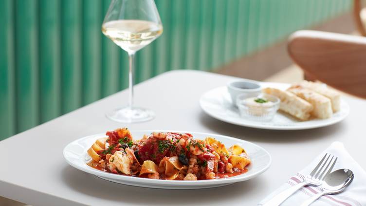 52435004 Grazia Restaurant
