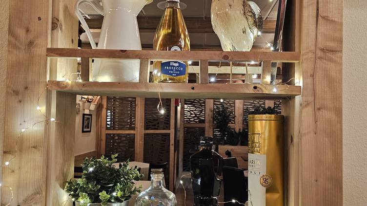 55210869 La Violetta Restaurant