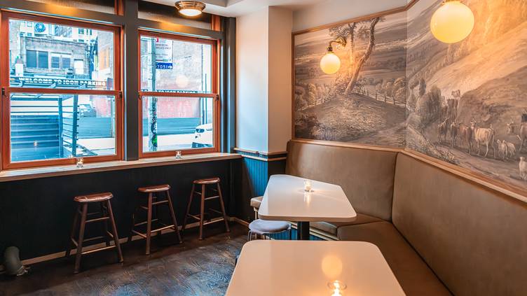 62710943 Haymaker Bar & Kitchen