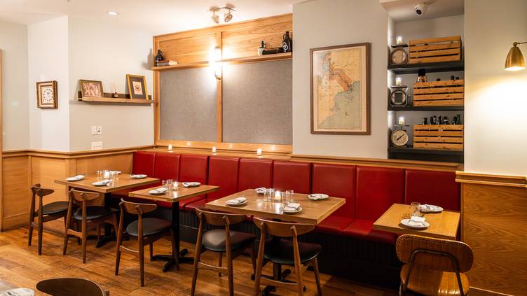 62710955 Haymaker Bar & Kitchen
