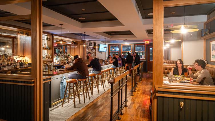 62710960 Haymaker Bar & Kitchen