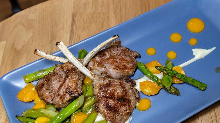 63055128 Deux Bistro