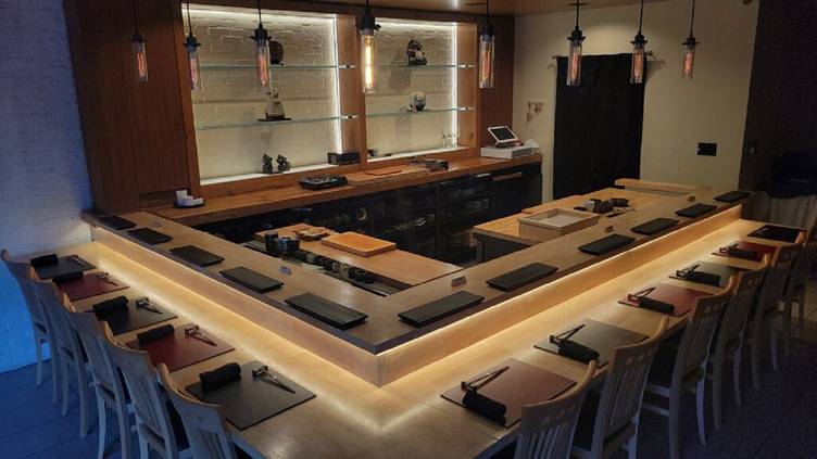 Review: New omakase in Laguna Beach officially lights the sushi
