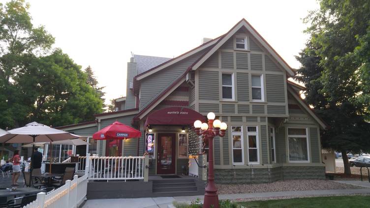 28319418 Martini's Bistro