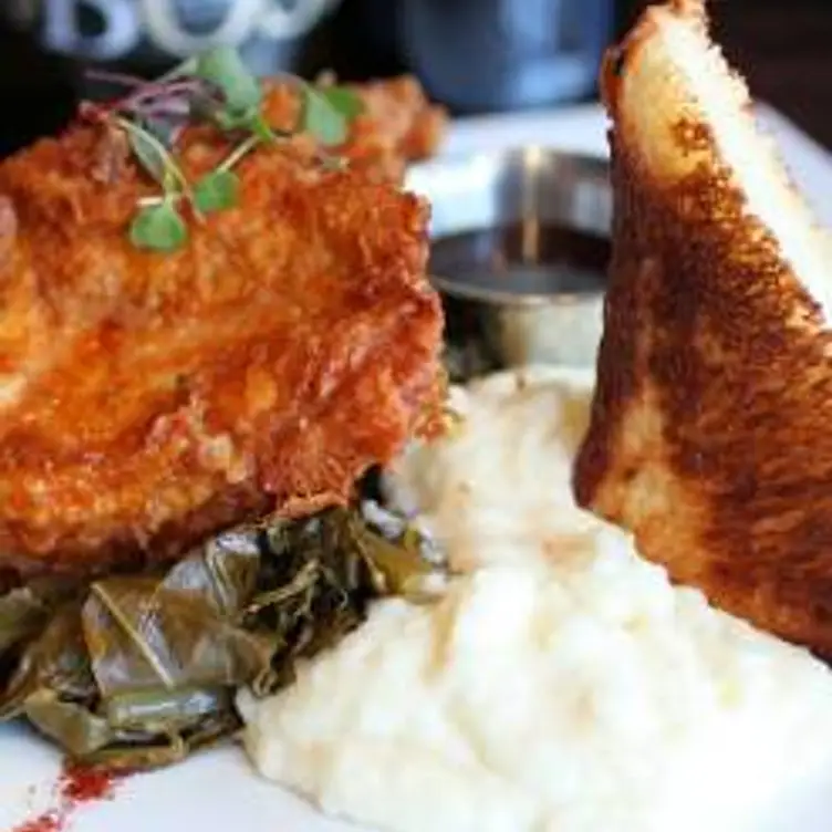 MAX's Wine Dive Houston Fairview St. Updated 2024, American Restaurant in Houston, TX