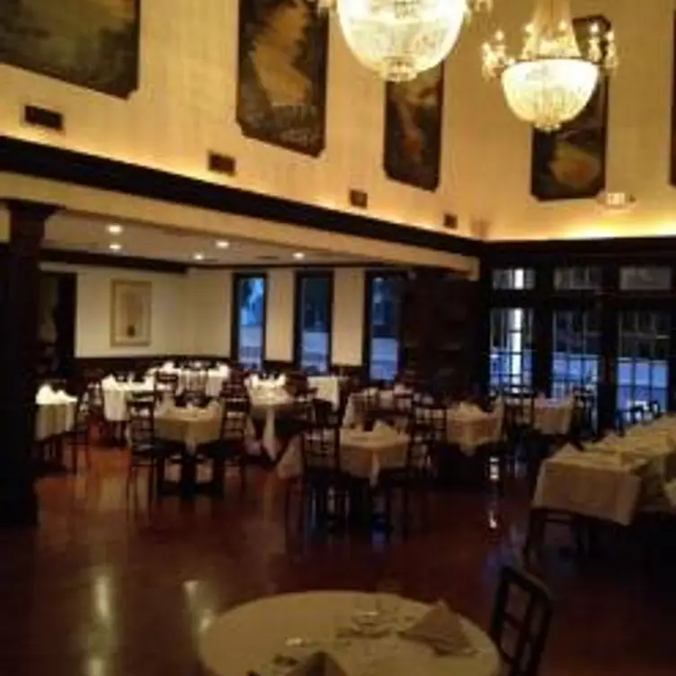 Mara's Continental Cuisine Updated 2024, Continental Restaurant in