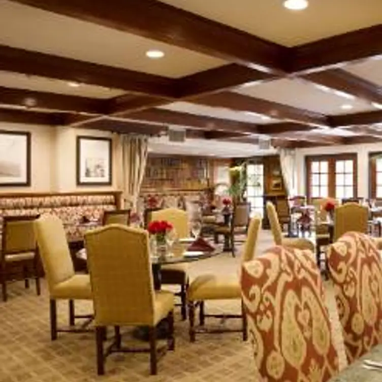 Le Chateau Garden Bistro - Ayres Hotel and Suites, Costa Mesa, CA