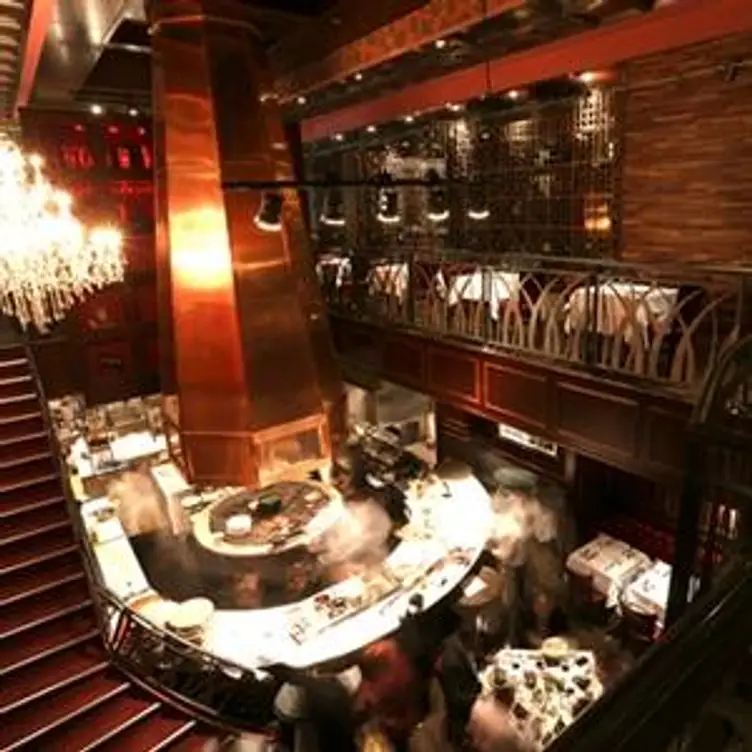 LA QUEUE DE CHEVAL STEAKHOUSE, BAR AND LOUNGE, Montreal, QC