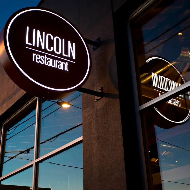 Lincoln Restaurant - Permanently Closed OR Portland