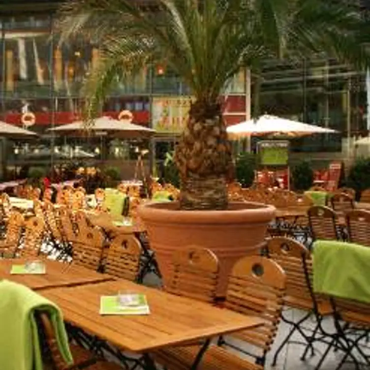 Josty Restaurant im Sony Center am Potsdamer Platz, Berlin, BE