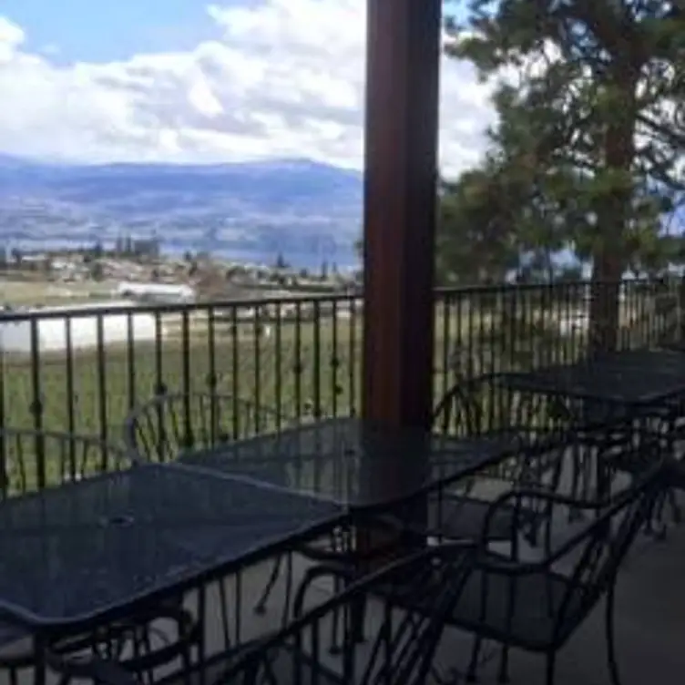 The Barrel Top Grill at Little Straw Vineyards Top Rated Restaurant