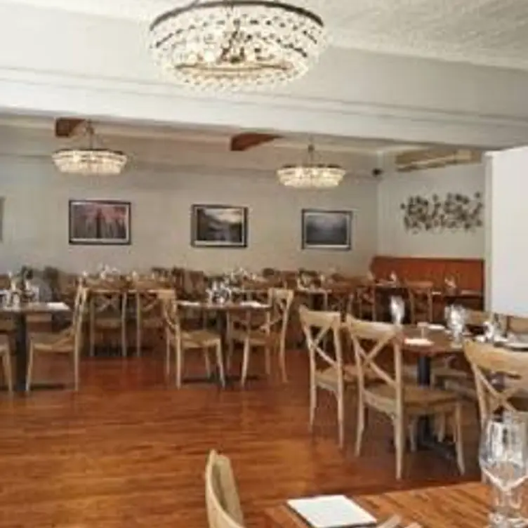 Laurel & Sage Updated 2024, Contemporary American Restaurant in