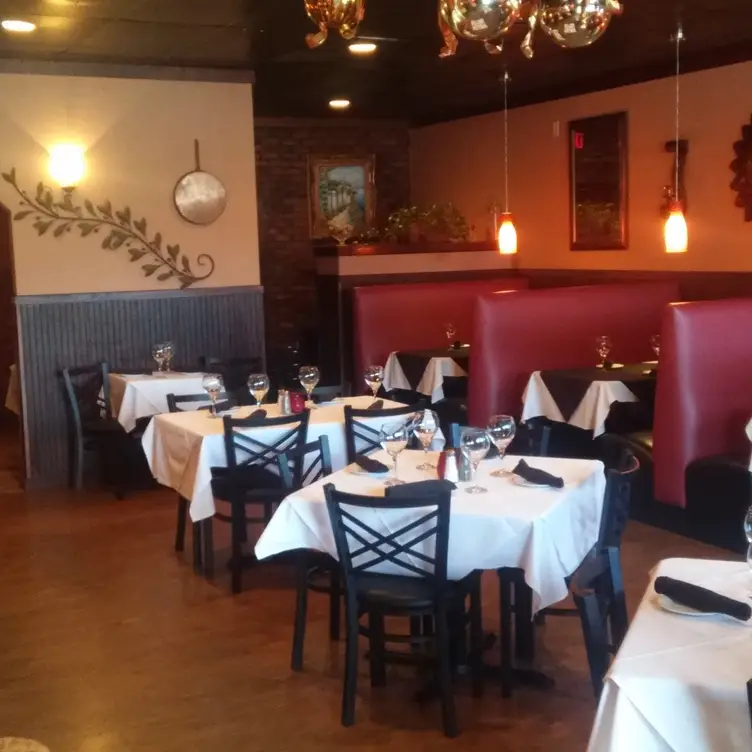 Bascetti's Italian Grille - Updated 2024, Italian Restaurant In Dunedin, Fl