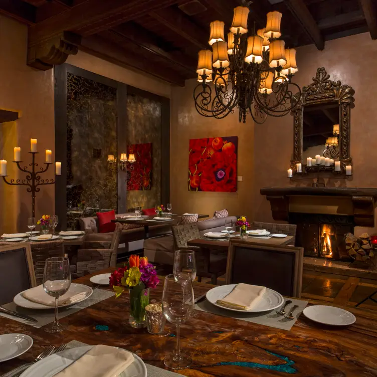 Julia – A Spirited Restaurant & Bar NM Santa Fe