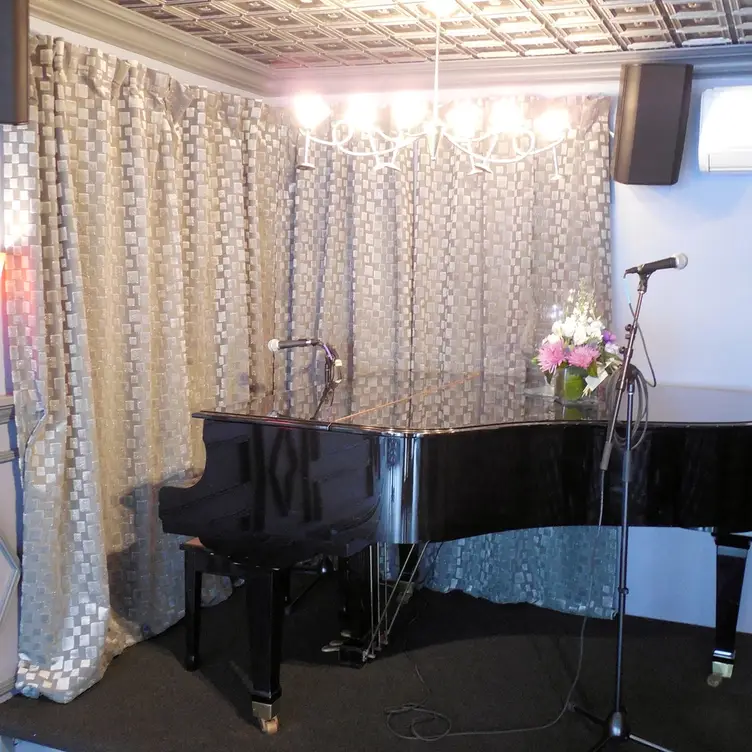 Restaurante Tin Pan Alley Provincetown Provincetown, , MA OpenTable