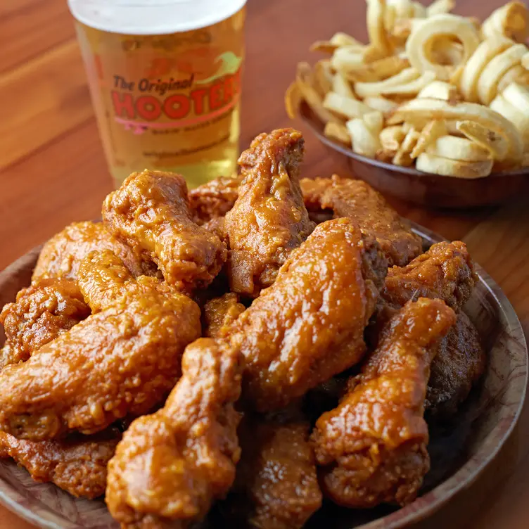 Hooters Spring Hill Restaurant - Spring Hill, FL | OpenTable