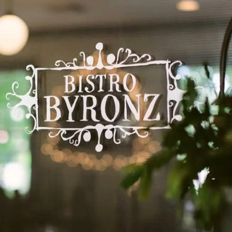 Our second stop for Baton Rouge Restaurant Week was Bistro Byronz! 🙌🏼 At  all @bistrobyronz locations around BR, you can try their $35…