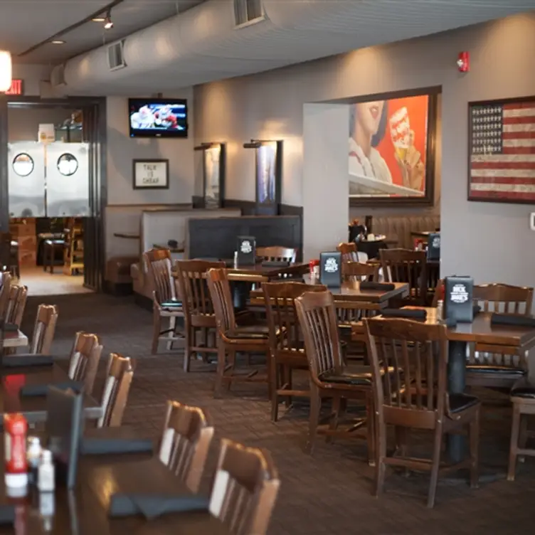 Nick and Jake's on Main Actualizado en 2024, restaurante de Comida De