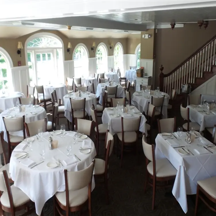 Stone Creek Inn, East Quogue, NY