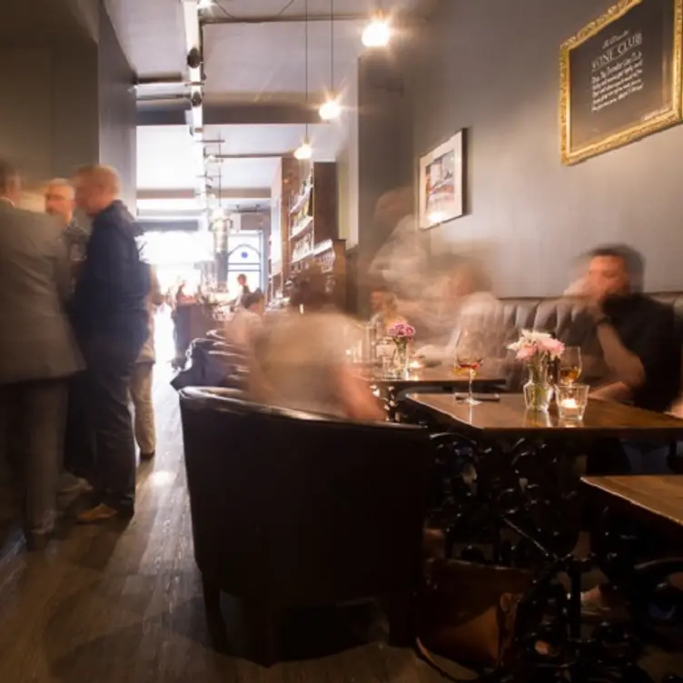 The Decanter Updated 2024, British Restaurant in Leeds, West Yorkshire